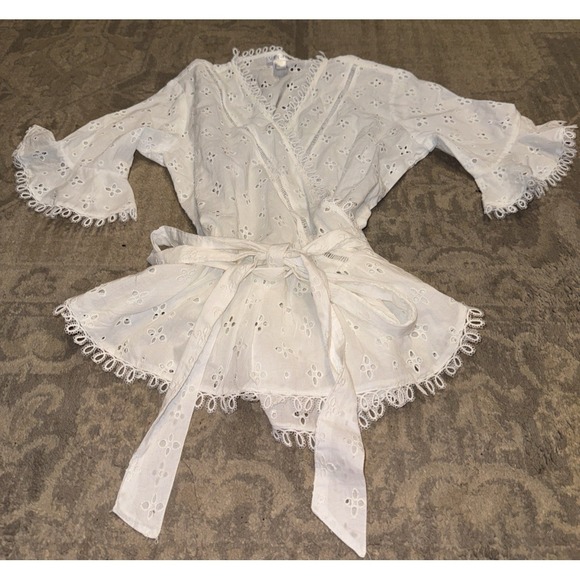 VENUS Tops - Venus Shite Eyelet 3/4"‎ Sleeves Tie Wrap Top Shirt Sz 8  Womens NWOT